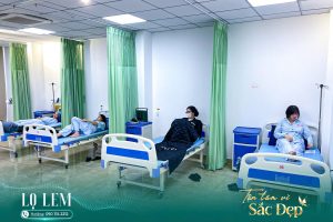 Khách hàng được chăm sóc tận tâm tại Lọ Lem.