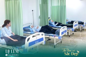 Khách hàng được chăm sóc sau khi sử dụng dịch vụ tại Lọ Lem