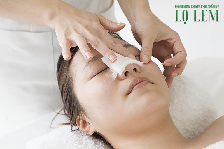 Nâng mũi bị chảy máu có nguy hiểm không? Khi nào cần đi khám